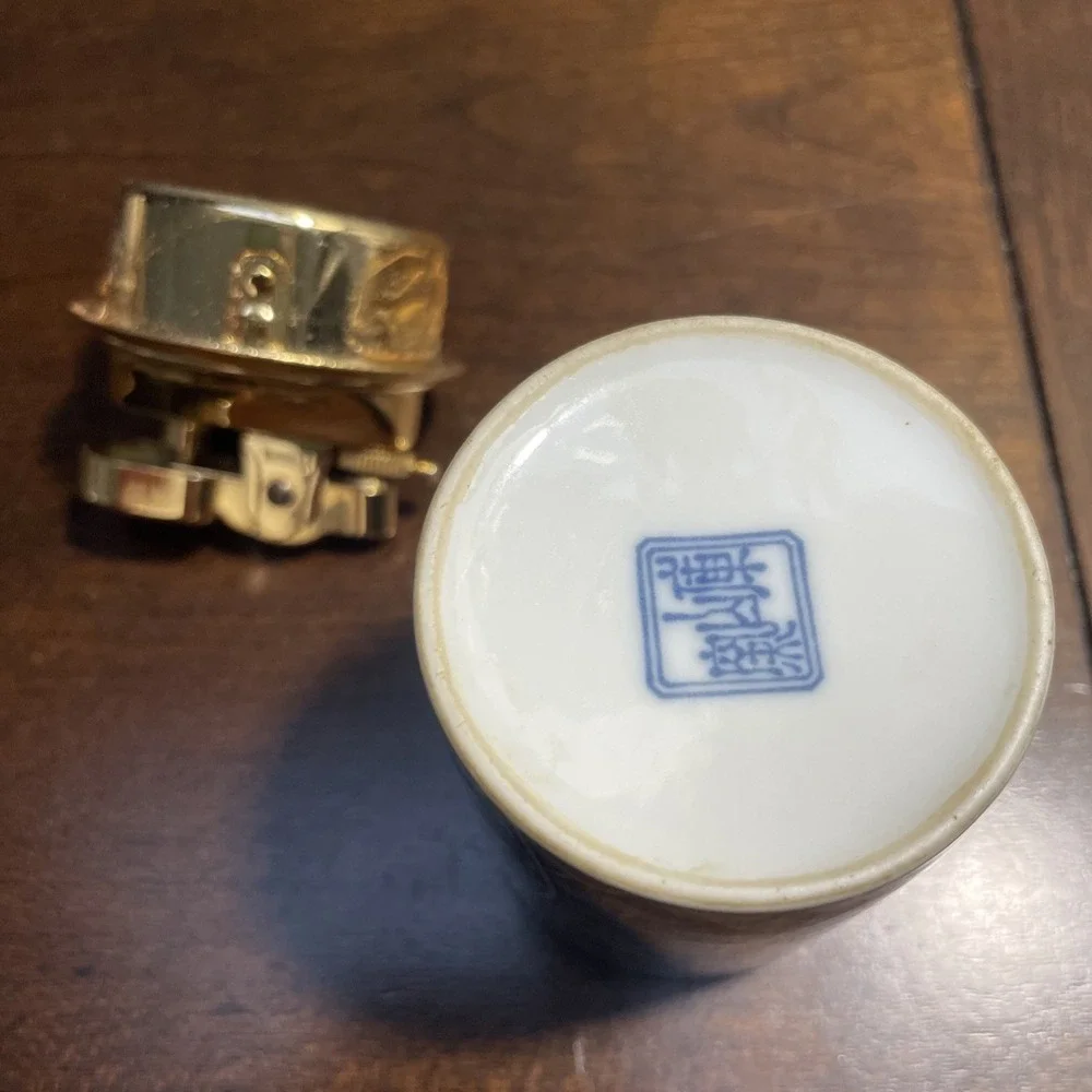 RARE PORCELAIN PENGUIN LIGHTER MANN JAPAN -KUTANI/SEIGAIHA